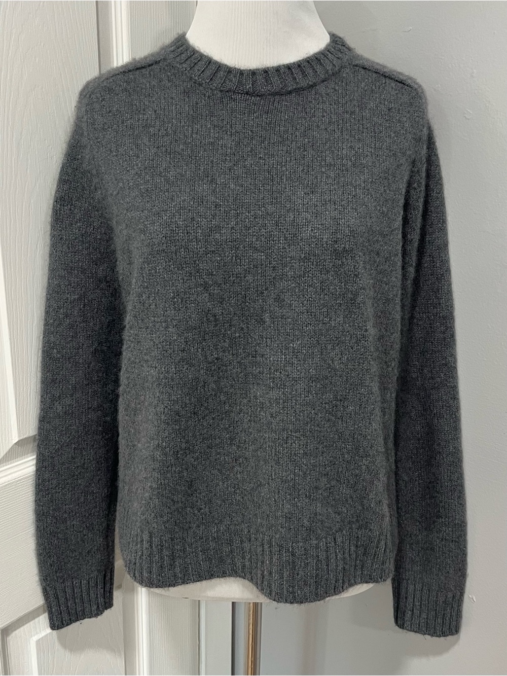 QUINCE LUXE BABY CASHMERE CREWNECK SWEATER-INCREDIBLY SOFT-SIZE XS - Picture 3 of 6